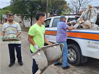 Opera&#231;&#227;o Cata Treco recolhe 01 tonelada de materiais